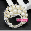 Broche de cristal exagerado atacado